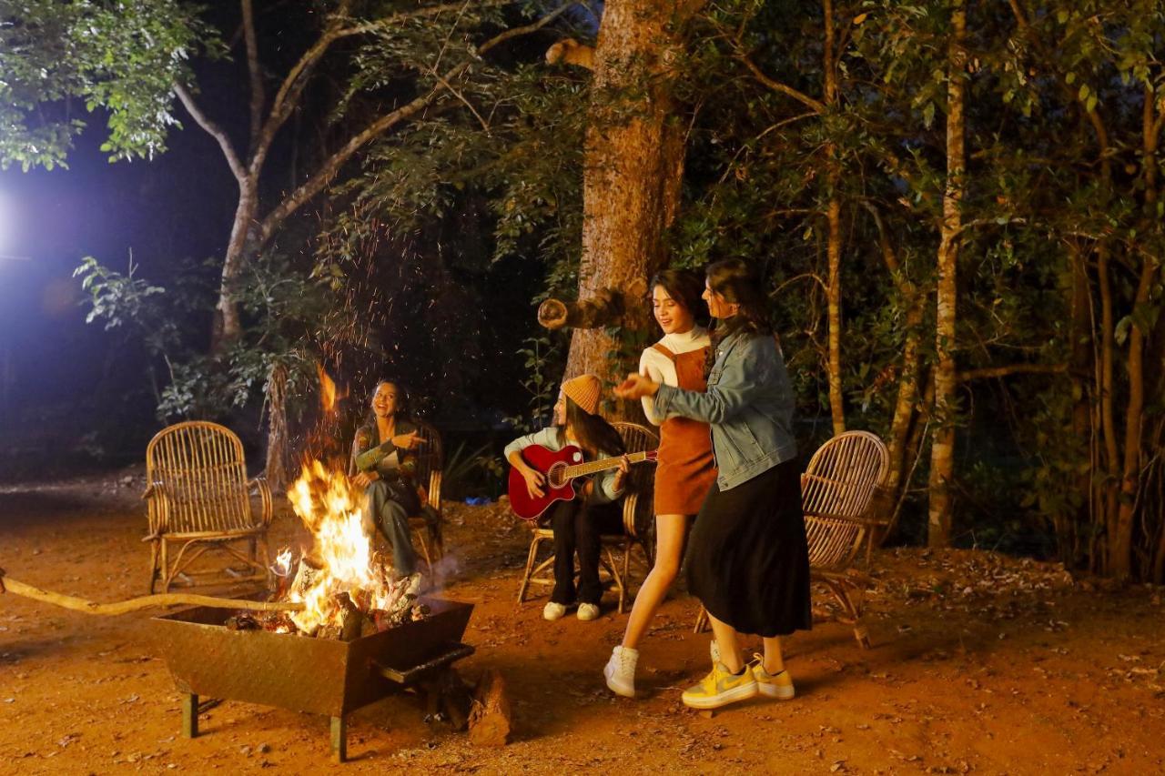 Whistling Woodzs Resort Данделі Екстер'єр фото